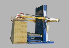 Special palletizing robot for s-port cleaning board