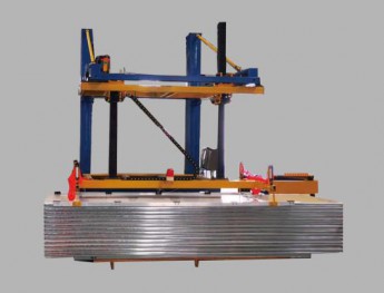 Micro automatic palletizing robot for cleaning board
